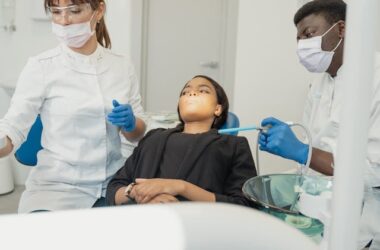 Budowa implantu jednofazowego i dwufazowego