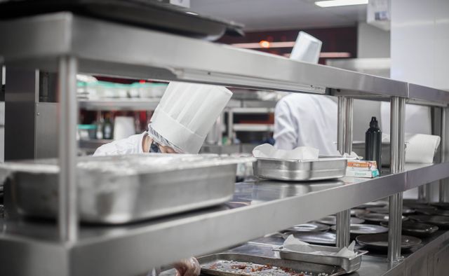 Jak dobrać automat gastronomiczny do liczby klientów?