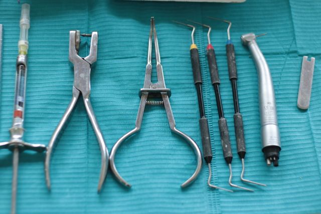 Kiedy dentysta kieruje pacjenta do endodonty? 1 Kiedy dentysta kieruje pacjenta do endodonty? Kiedy dentysta kieruje pacjenta do endodonty?